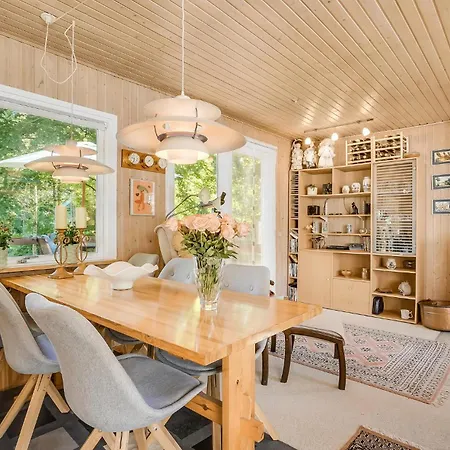 3 Bedroom Stunning Home In Fur